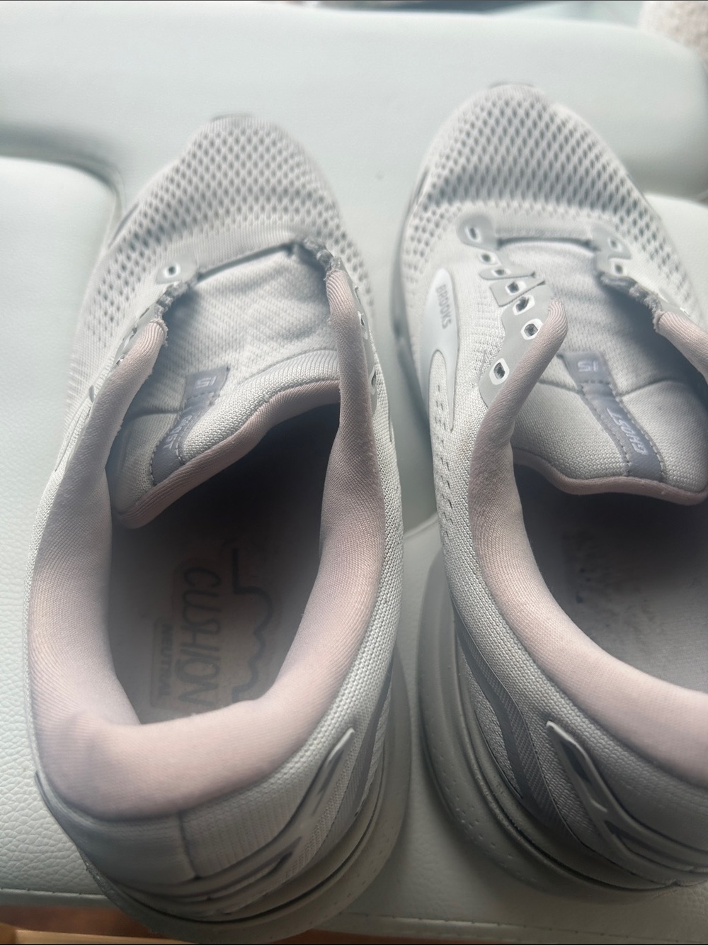 Brooks ghost 15 Women's Light Gray Running Shoes with gray Lining
